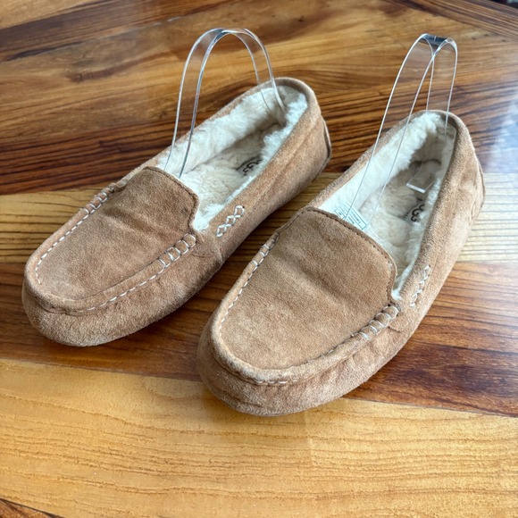 UGG Australia Womens Suede Shearling Lined Mocassin Slippers Shoes Size 9 Tan - Picture 1 of 6